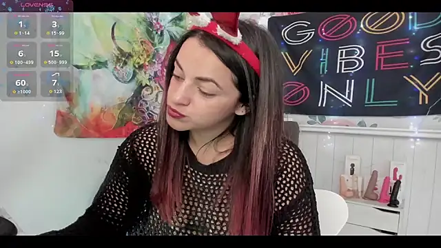LovelyAzucena online show from 24, 12, 2024