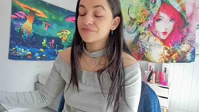 Snapshot of LovelyAzucena chatting on 8, 11, 2025 LovelyAzucena online show from 8, 11, 2025