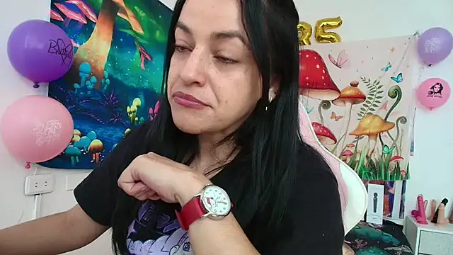 LovelyAzucena online show from 9, 5, 2026