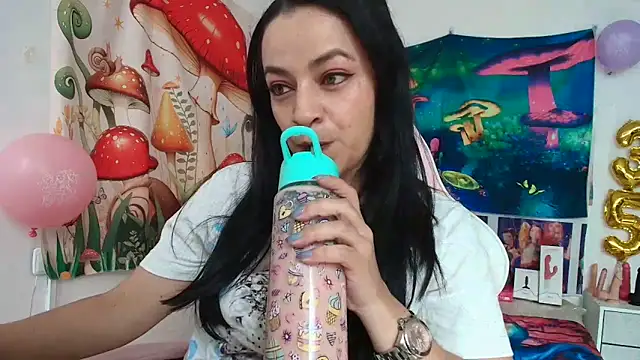 LovelyAzucena online show from 14, 5, 2026
