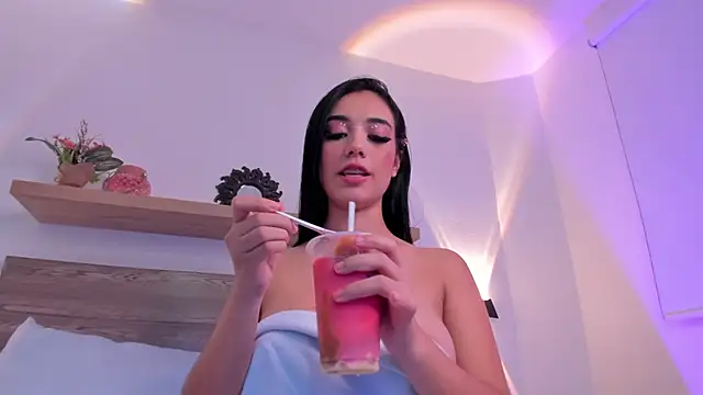 caroline22z online show from 25, 1, 2025