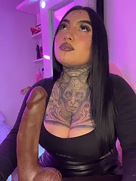 Snapshot of CloeeBeckam chatting on 11, 11, 2025 CloeeBeckam online show from 11, 11, 2025