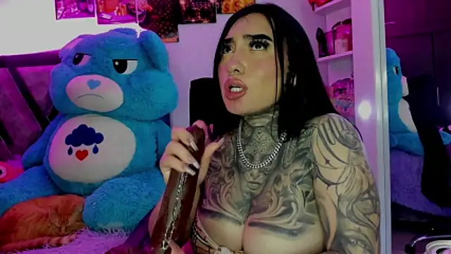Snapshot of CloeeBeckam chatting on 10, 5, 2026 CloeeBeckam online show from 10, 5, 2026