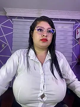 MiiaaJoness online show from 5, 5, 2026