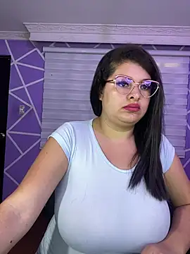 MiiaaJoness online show from 8, 5, 2026
