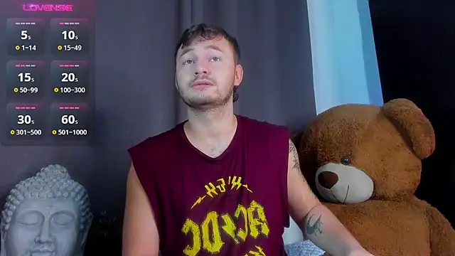 Snapshot of JacoLive chatting on 12, 10, 2025 JacoLive online show from 12, 10, 2025