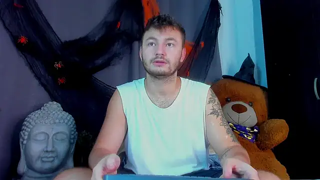 Snapshot of JacoLive chatting on 19, 10, 2025 JacoLive online show from 19, 10, 2025