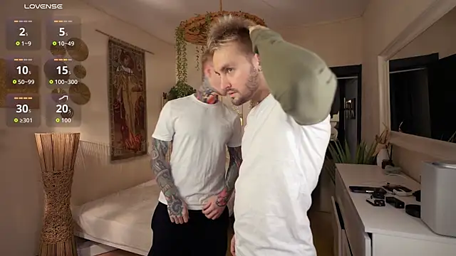 Snapshot of enjoy_me chatting on 7, 10, 2025 enjoy me online show from 7, 10, 2025