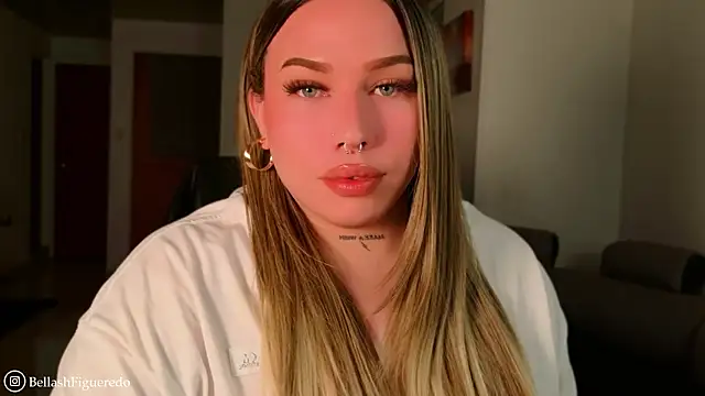 Snapshot of IsabellaFigueredo__ chatting on 19, 4, 2026 IsabellaFigueredo online show from 19, 4, 2026