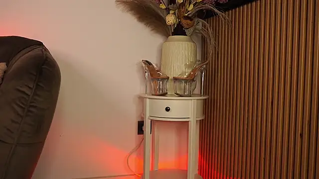 KimyBroox online show from 8, 10, 2025