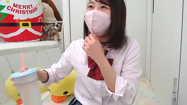 Snapshot of SUZU_ chatting on 11, 12, 2024 SUZU  online show from 11, 12, 2024