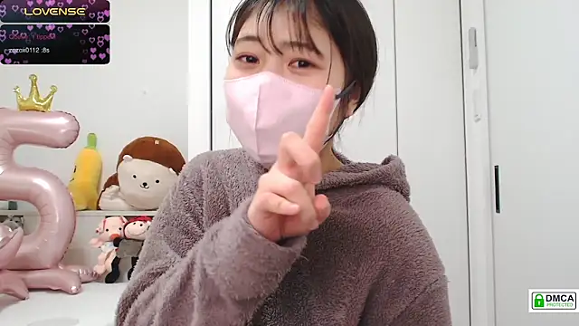 Snapshot of SUZU_ chatting on 23, 2, 2025 SUZU  online show from 23, 2, 2025