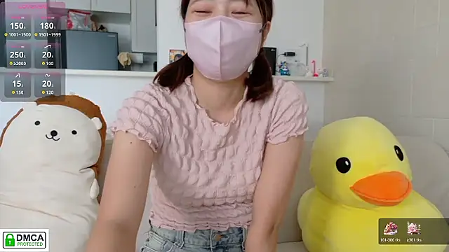 Snapshot of SUZU_ chatting on 5, 10, 2025 SUZU  online show from 5, 10, 2025