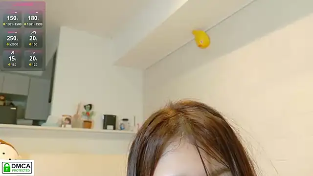 Snapshot of SUZU_ chatting on 17, 10, 2025 SUZU  online show from 17, 10, 2025