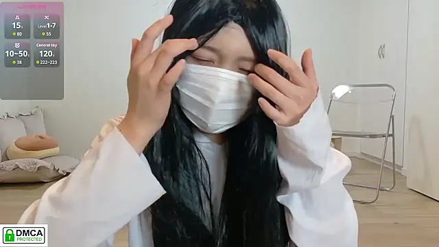 Snapshot of SUZU_ chatting on 19, 10, 2025 SUZU  online show from 19, 10, 2025