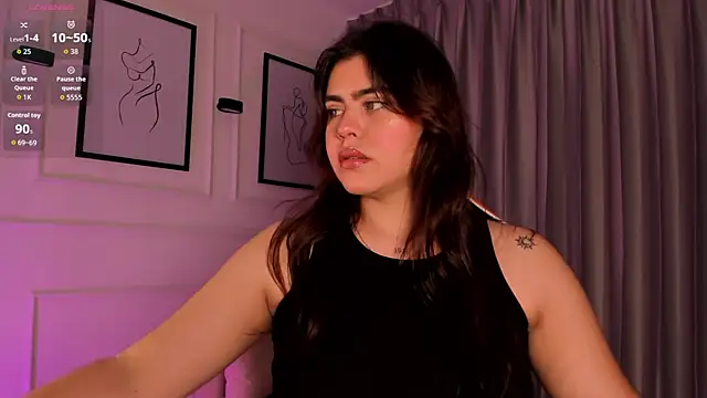 Snapshot of veronica185 chatting on 24, 10, 2025 veronica185 online show from 24, 10, 2025