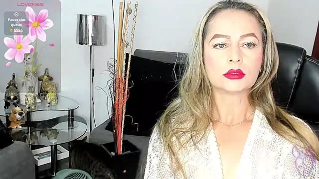 AgathaLombardi online show from 14, 2, 2025