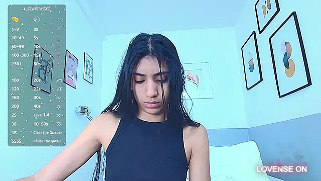 littlee emilyy  online show from 18, 12, 2024