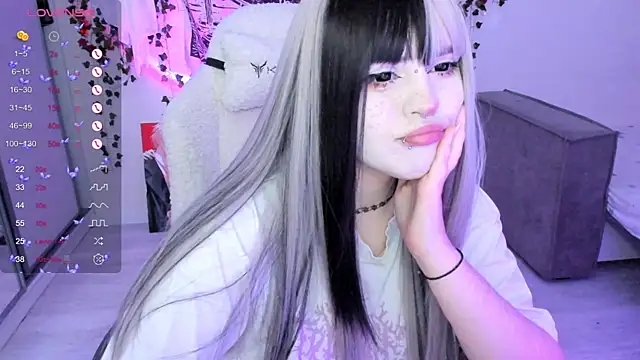 SelenaCute online show from 11, 11, 2025