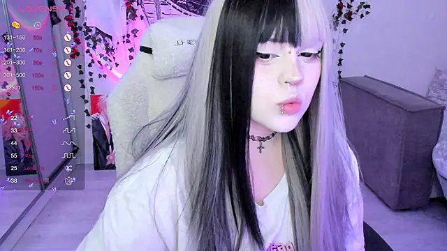 SelenaCute online show from 23, 11, 2025