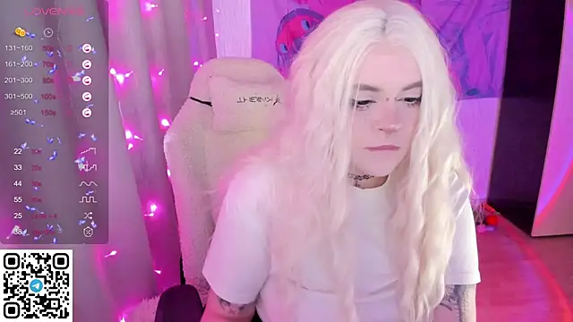 SelenaCute online show from 2, 5, 2026