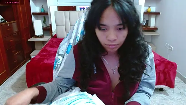 laureentt  online show from 22, 1, 2025