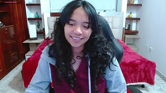 laureentt  online show from 22, 1, 2025