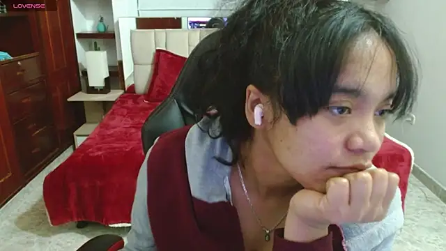 laureentt  online show from 25, 1, 2025