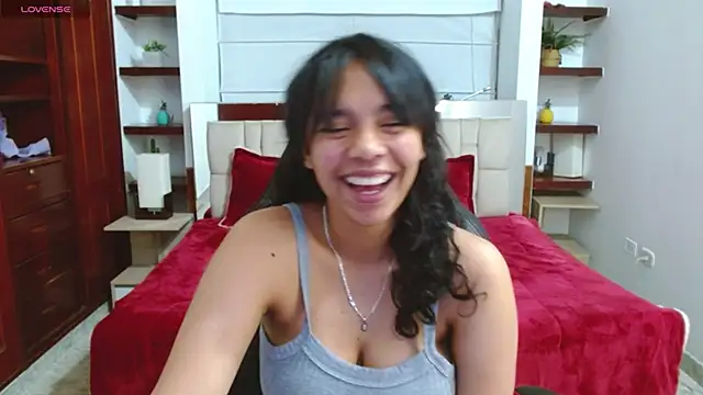 laureentt  online show from 28, 1, 2025