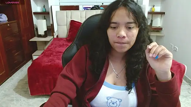 laureentt  online show from 30, 1, 2025