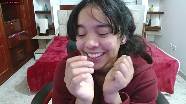 laureentt  online show from 31, 1, 2025