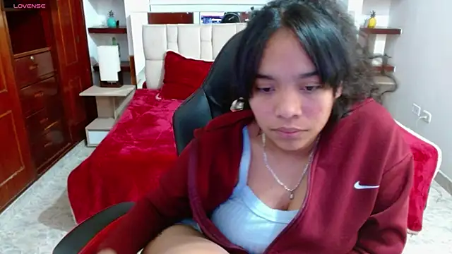 laureentt  online show from 3, 2, 2025