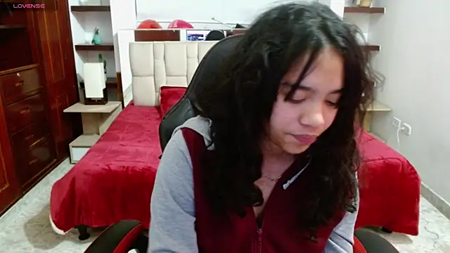 laureentt  online show from 27, 2, 2025