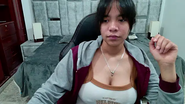 laureentt  online show from 8, 6, 2026