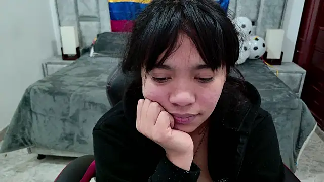 laureentt  online show from 18, 6, 2026