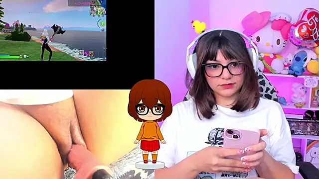 Snapshot of cinna_monroll chatting on 8, 10, 2025 cinna monroll online show from 8, 10, 2025