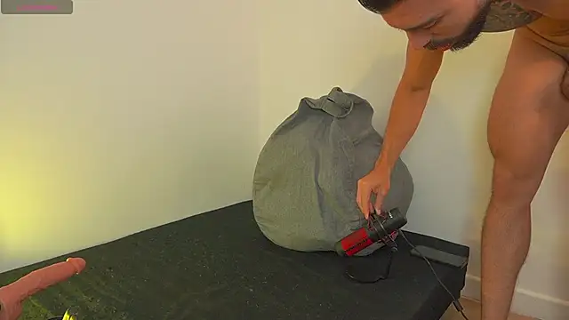 Snapshot of Markbrown chatting on 31, 3, 2026 Markbrown online show from 31, 3, 2026