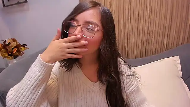 Eva Macalliter online show from 18, 12, 2024