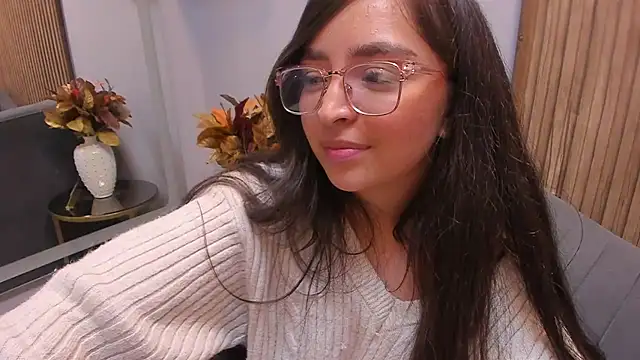 Eva Macalliter online show from 18, 12, 2024