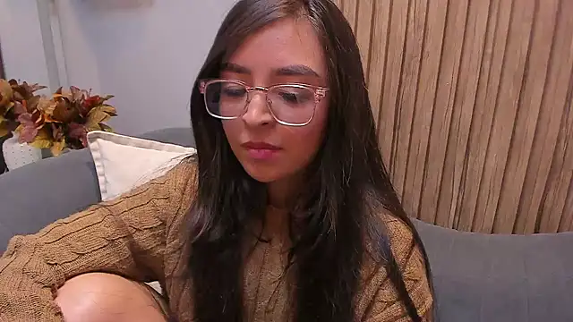 Eva Macalliter online show from 21, 12, 2024