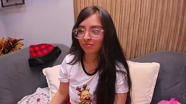 Eva Macalliter online show from 24, 12, 2024