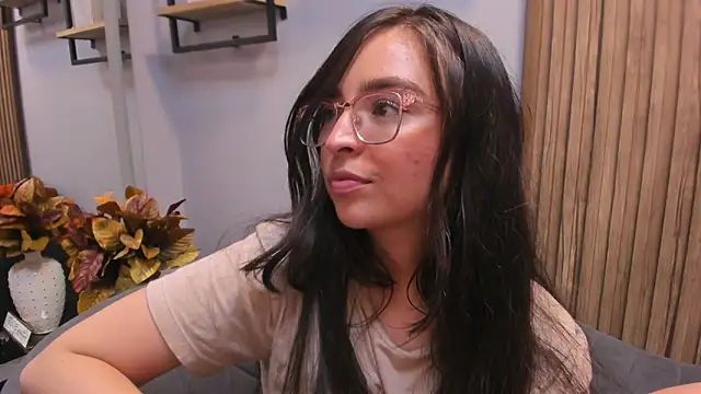 Eva Macalliter online show from 28, 12, 2024