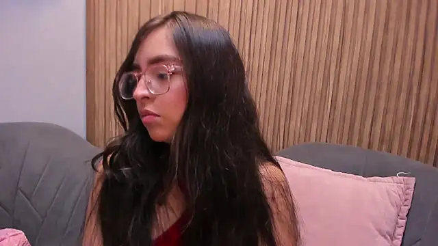 Eva Macalliter online show from 25, 1, 2025