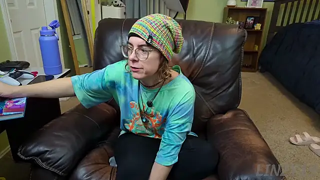 Linzy 19 online show from 25, 12, 2024