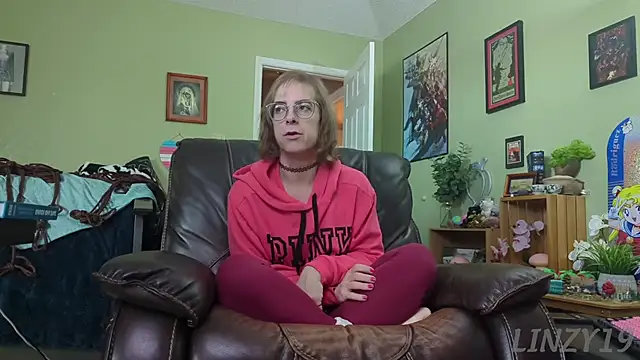 Linzy 19 online show from 18, 1, 2025