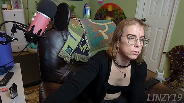 Linzy 19 online show from 24, 2, 2025