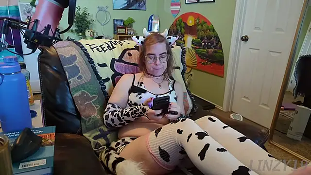 Linzy 19 online show from 13, 3, 2025