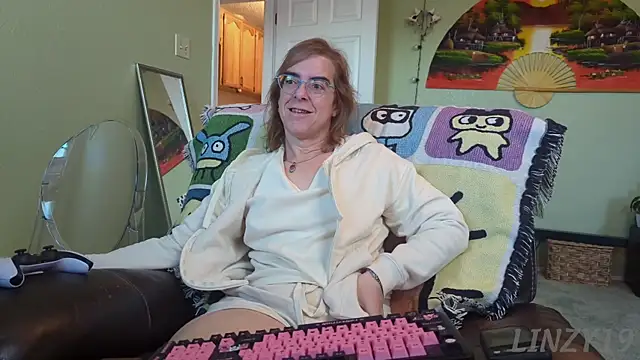 Linzy 19 online show from 22, 9, 2025