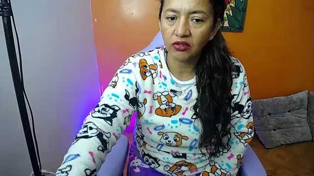 daleska ayala 1 online show from 4, 1, 2025