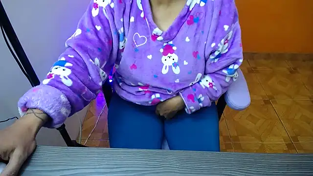 daleska ayala 1 online show from 13, 1, 2025